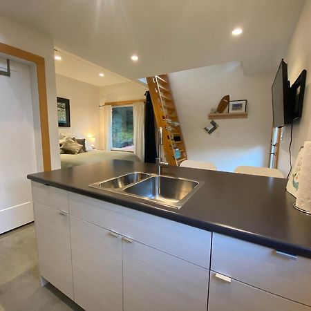 Lucky Creek Guest Suite Ucluelet Bagian luar foto