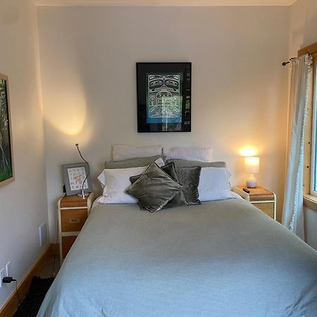 Lucky Creek Guest Suite Ucluelet Bagian luar foto